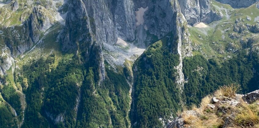 Karanfili Peak